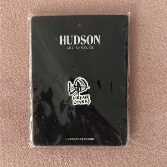 Hudson Jeans Pin - Picture 1 of 3